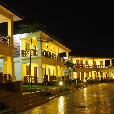 Lotus Seaview Beach Resort, Pengerang Kampung Sungai Rengit Exterior foto